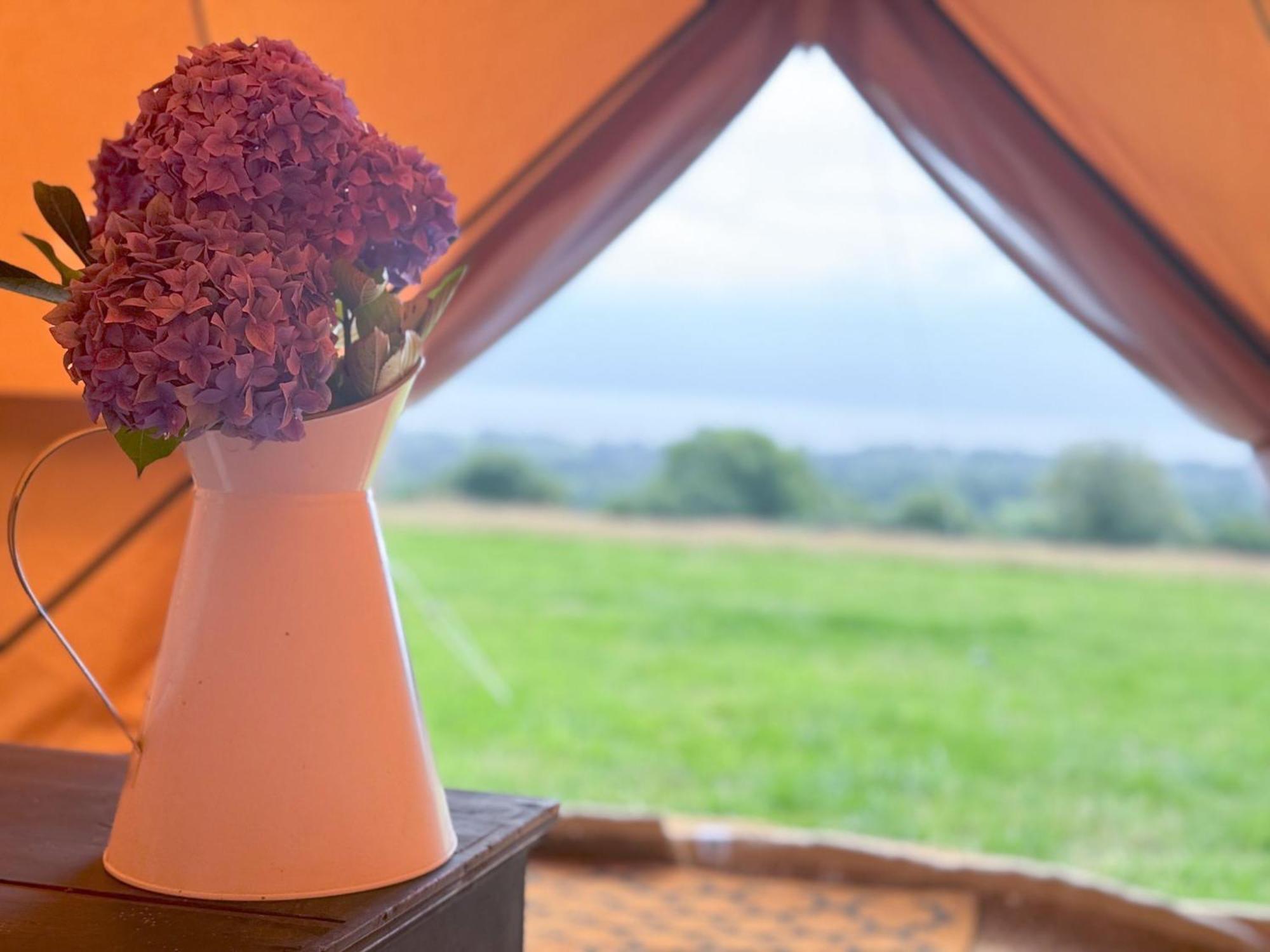 Fully Furnished Bell Tent 1 Сент-Остел Экстерьер фото