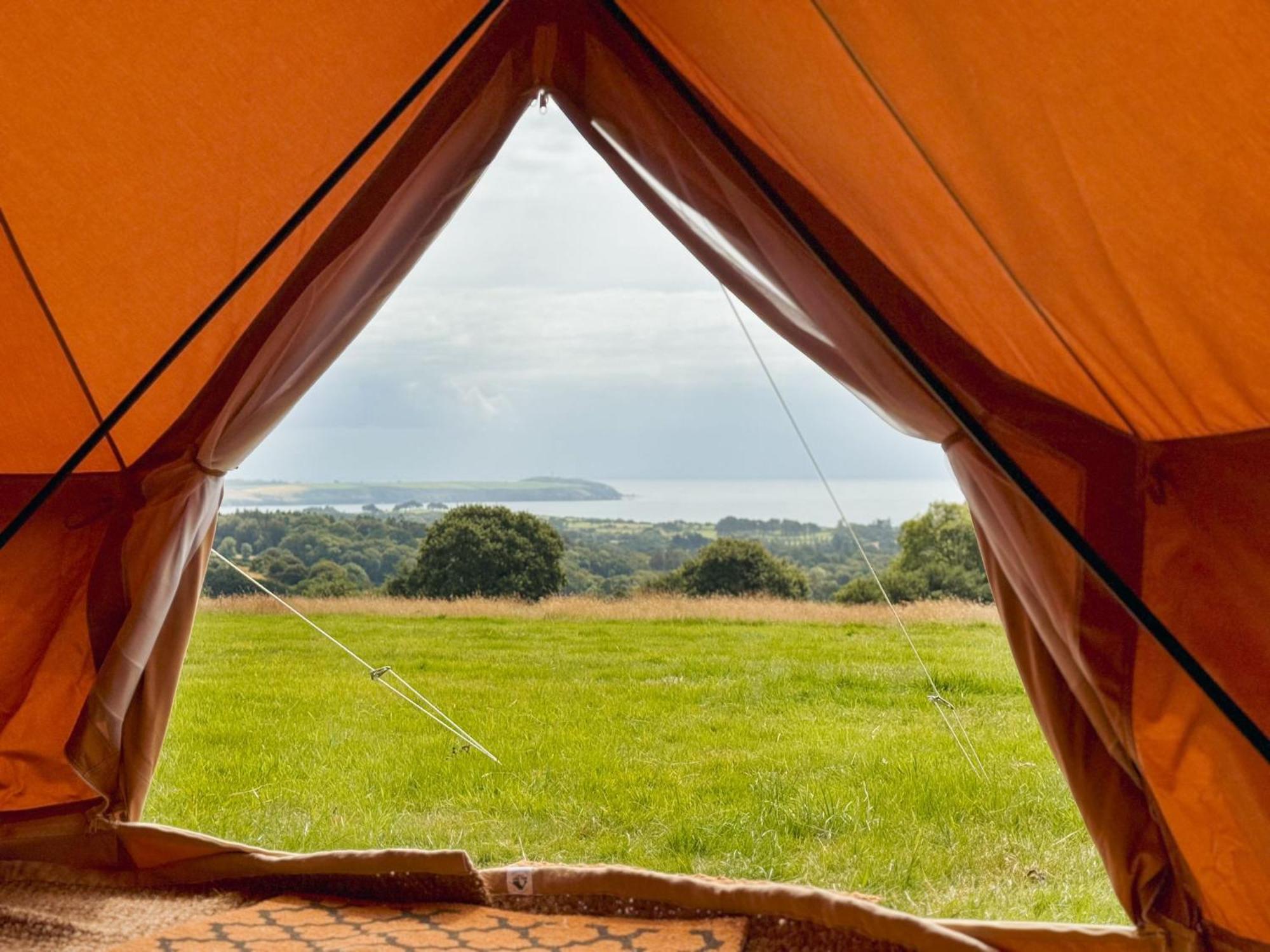 Fully Furnished Bell Tent 1 Сент-Остел Экстерьер фото